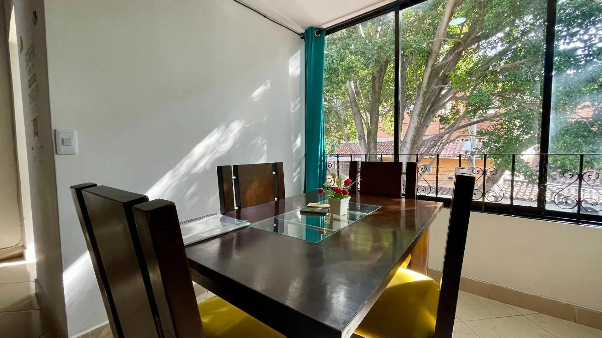 Explora La Magia De Laureles Apartment Medellin