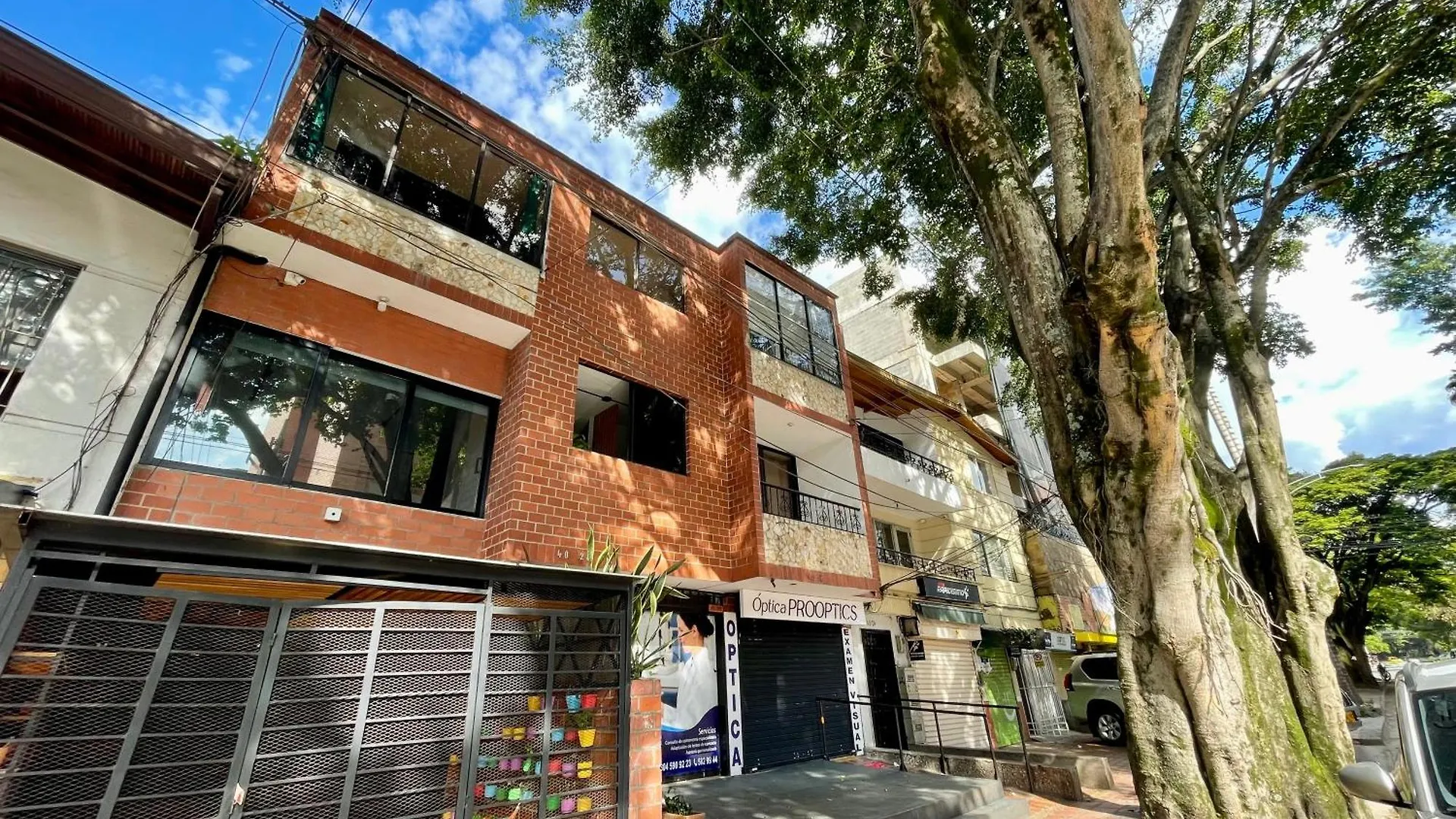 Explora La Magia De Laureles Apartment Medellin